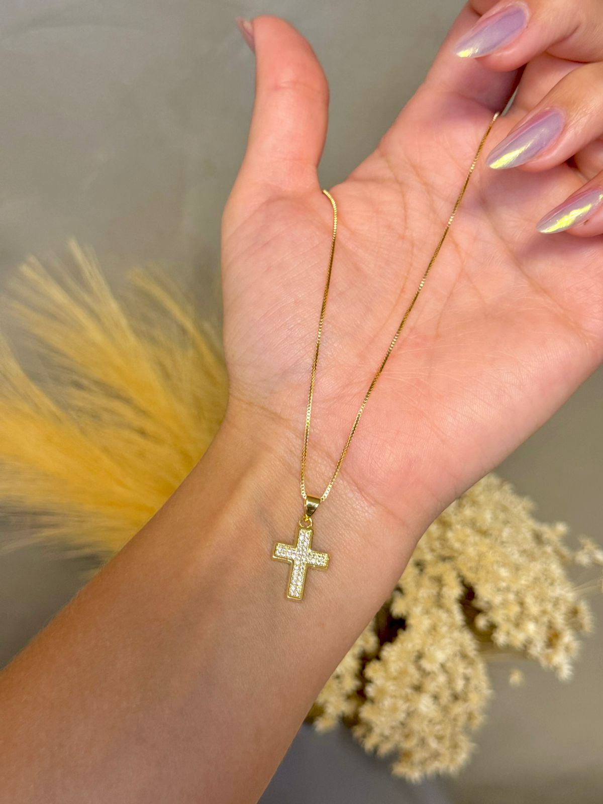 Colar Cruz em Micro Zircônias - Dourado