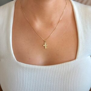Colar Cruz em Micro Zircônias - Dourado