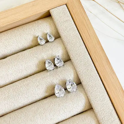 Brinco Trio Gota com Zircônia Cristal - Ródio Branco