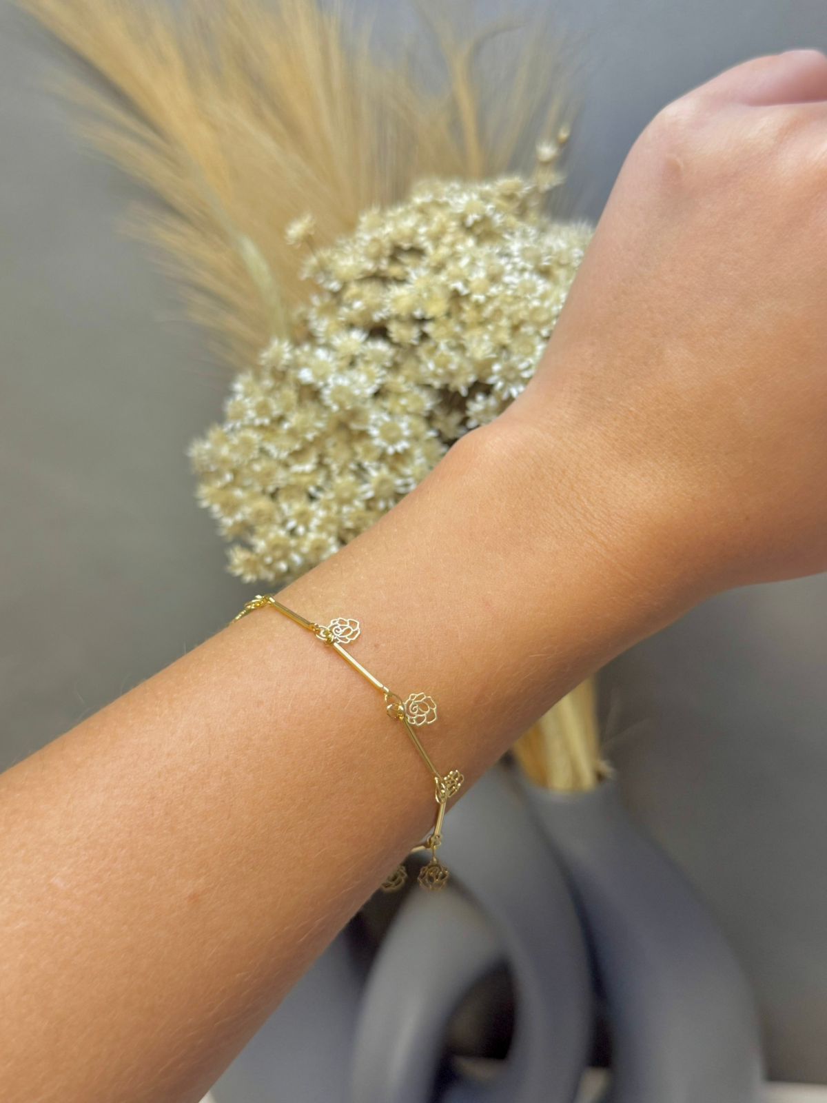 Pulseira Rosas Vazadas 18cm - Dourado