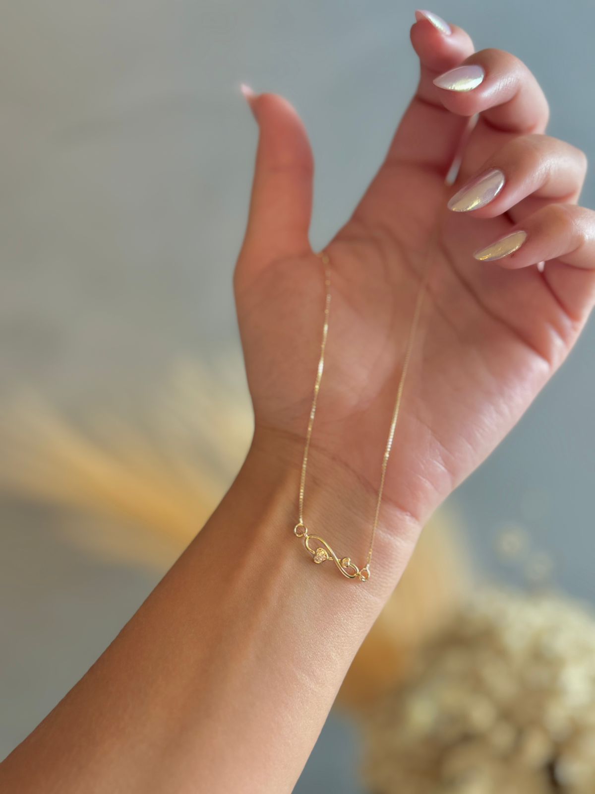 Colar Infinito com Zircônias - Dourado