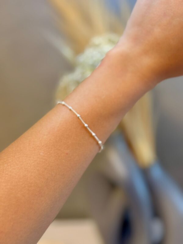 Pulseira com Bolinhas Minimalistas 18cm
