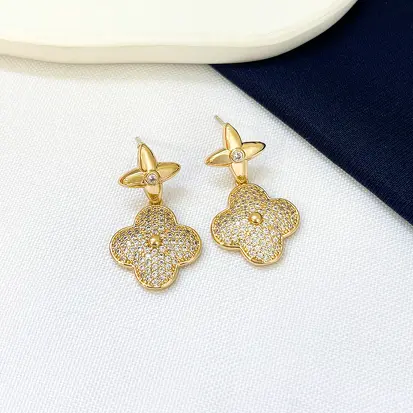 Brinco Inspiração Flor e Trevo em Micro Zircônias - Dourado