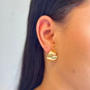 Brinco Curvo Esculpido - Dourado