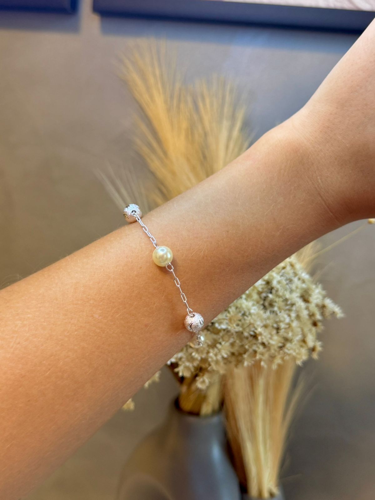 Pulseiras Esferas Texturizadas e Pérola 18cm