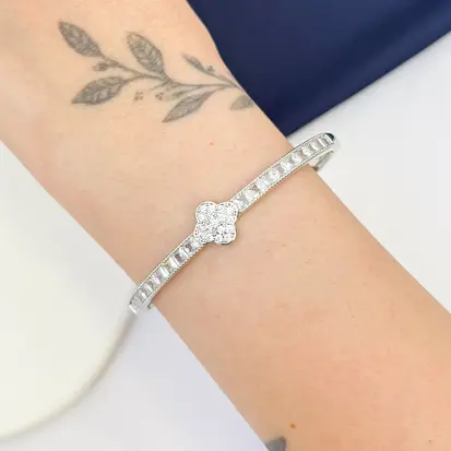 Bracelete Inspiração Trevo Cravejado e Fileira de Zircônias - Ródio Branco