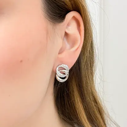 Brinco Dois Círculos Entrelaçados Liso e em Zircônia - Ródio Branco