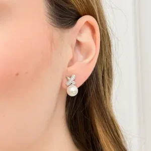 Brinco X em Zircônia e uma Pérola - Ródio Branco