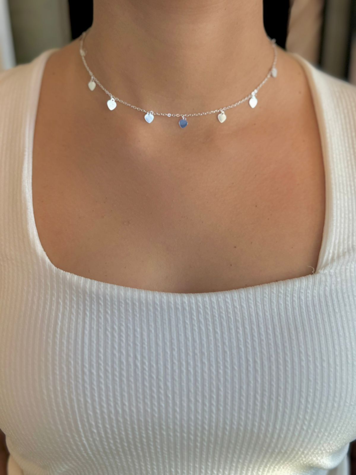 Colar Choker Corações Pendurados 35cm