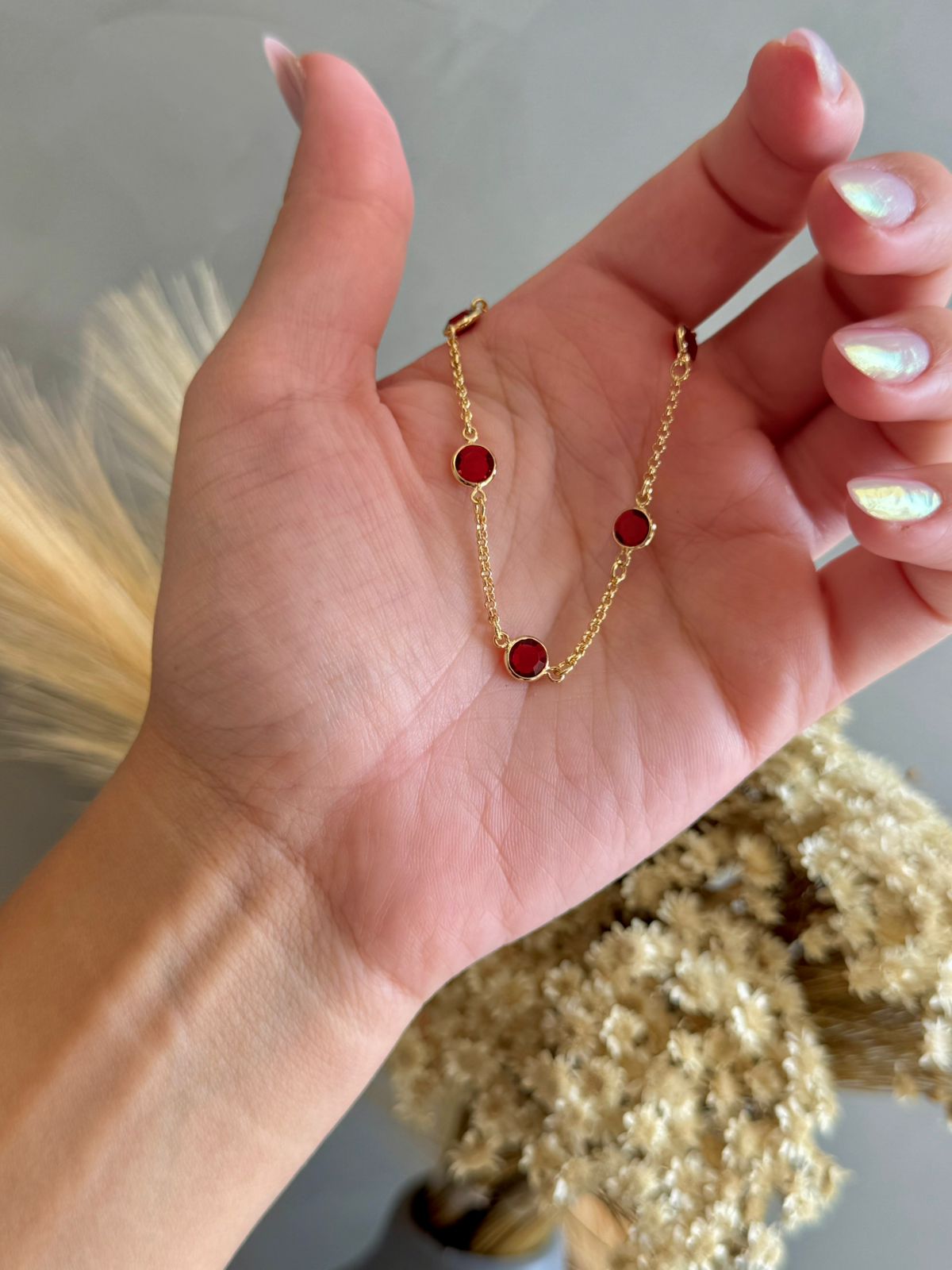 Pulseira com Zircônia Vermelhas 18cm - Dourado