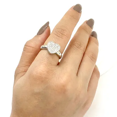 Anel Liso com Coração Cravejado e Caixa Detalhada - Ródio Branco