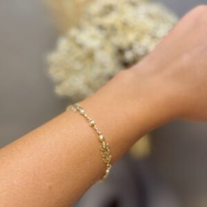 Pulseira com Pérolas e Folhas 18cm - Dourado