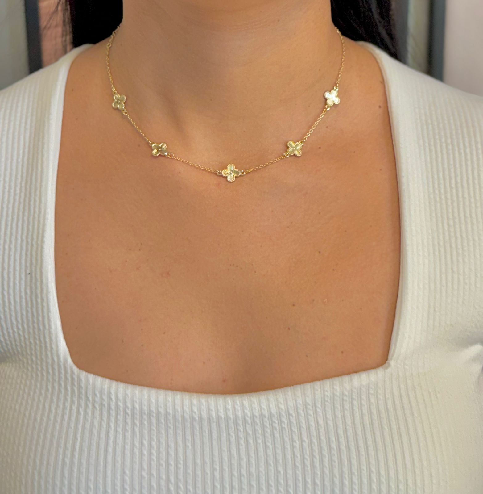 Colar Choker Trevo Detalhado Pequeno - Dourado