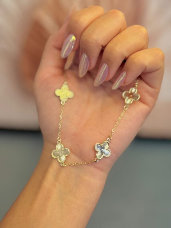 Colar Choker Trevo Detalhado - Dourado - Imagem 2