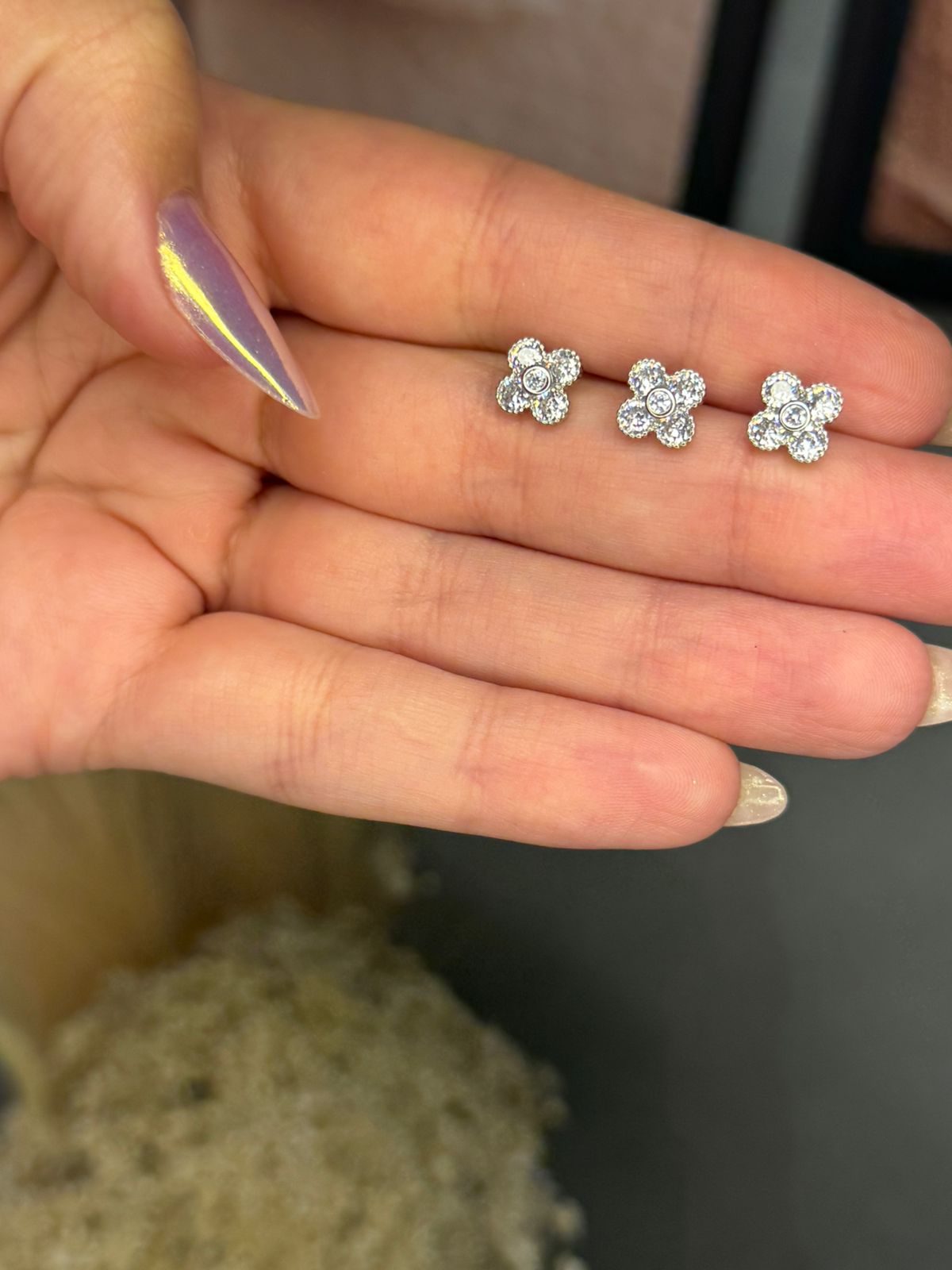 Trio de Brincos Trevo Com Micro Zircônias - Ródio Branco