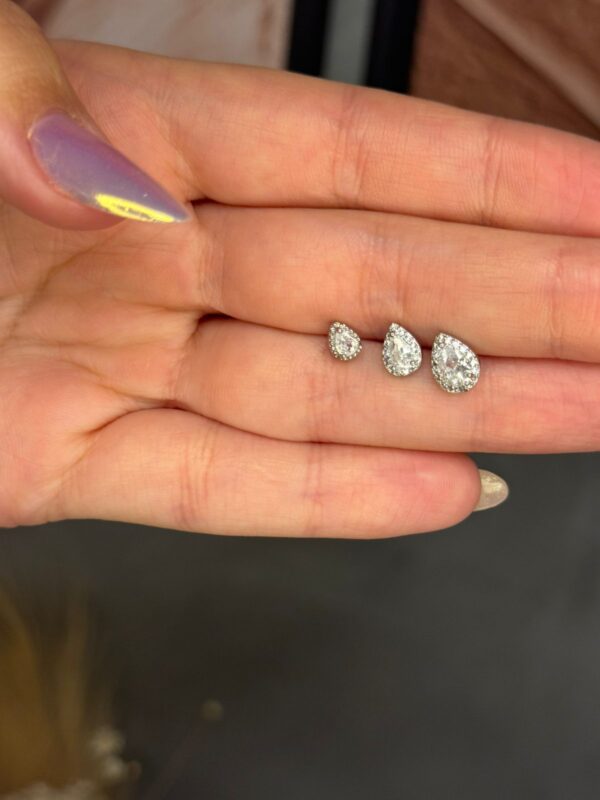 Trio de Brincos Gota com Contorno de Micro Zircônias - Ródio Branco - Imagem 2