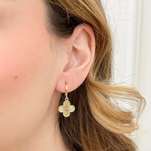 Brinco Argola Trevo Detalhado - Dourado