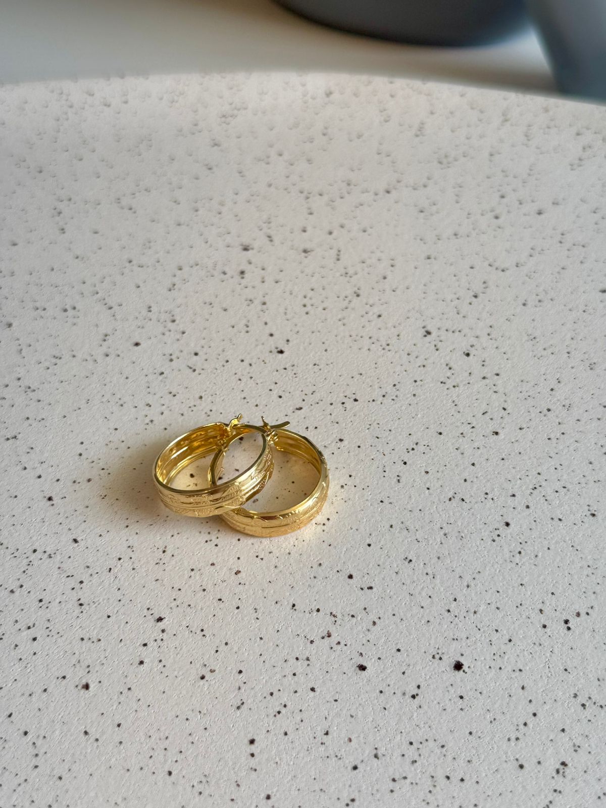 Brinco Argola Textura - Dourado