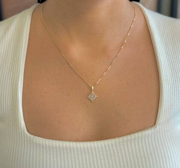 Colar Quadrado em Zircônias - Dourado
