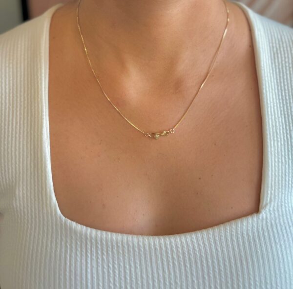 Colar Infinito com Zircônias - Dourado