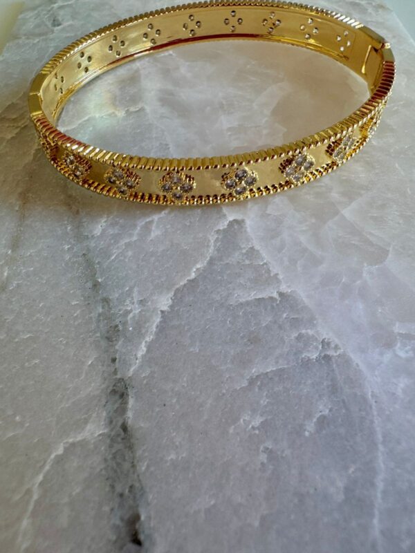 Bracelete Inspiração com Texturas e Trevos em Mico Zircônias - Dourado - Imagem 2