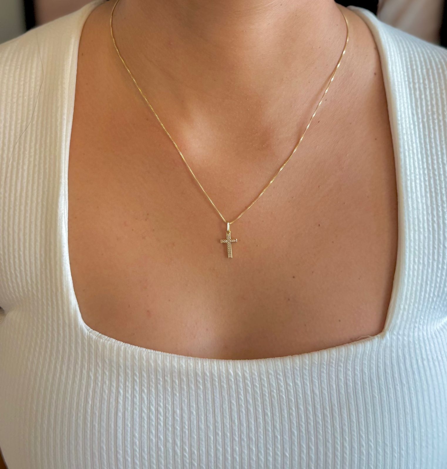 Colar Cruz em Micro Zircônias - Dourado