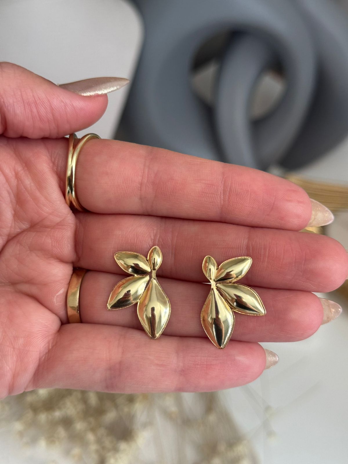 Brinco Meia Flor - Dourado