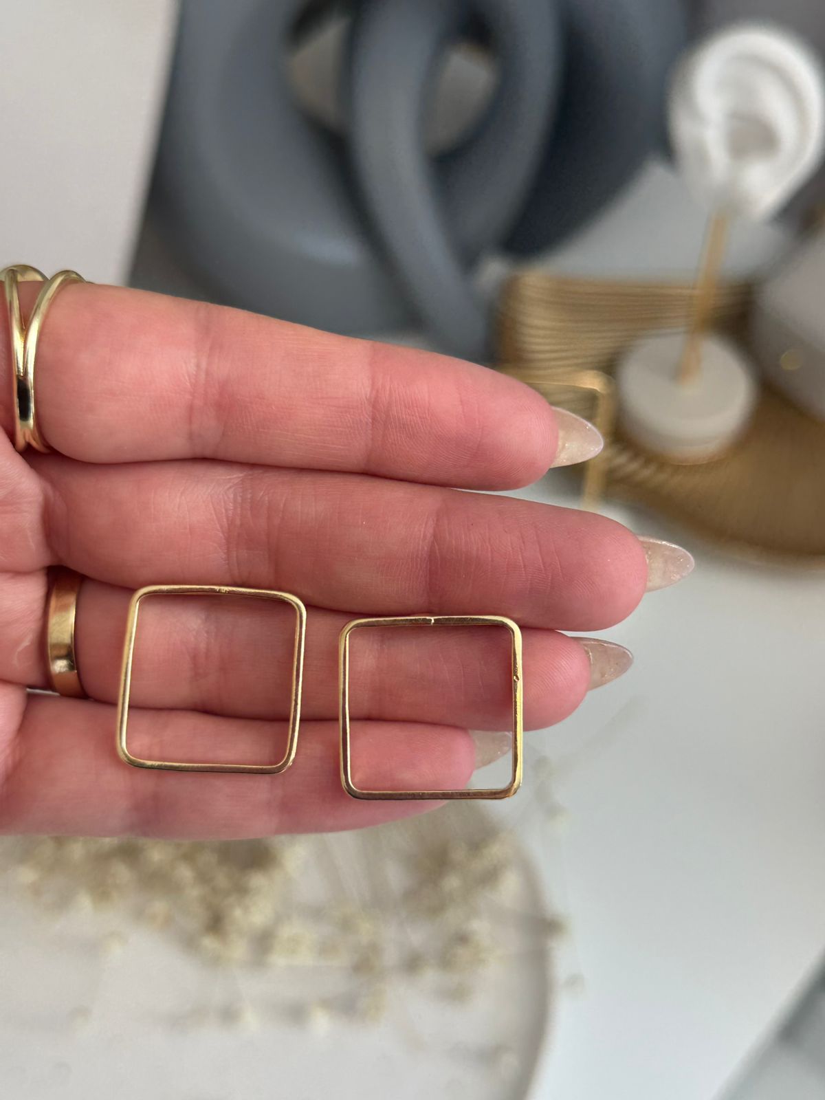 Brinco Quadrado Frontal - Dourado