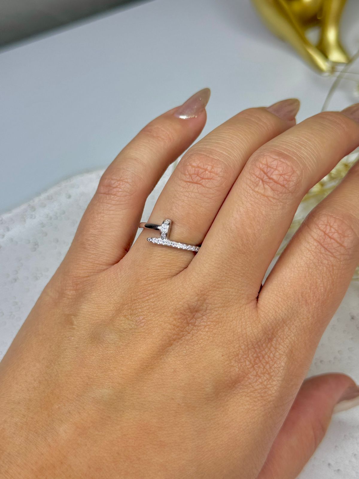 Anel Inspiração Liso de Prego com as Pontas em Micro Zircônias - Ródio Branco